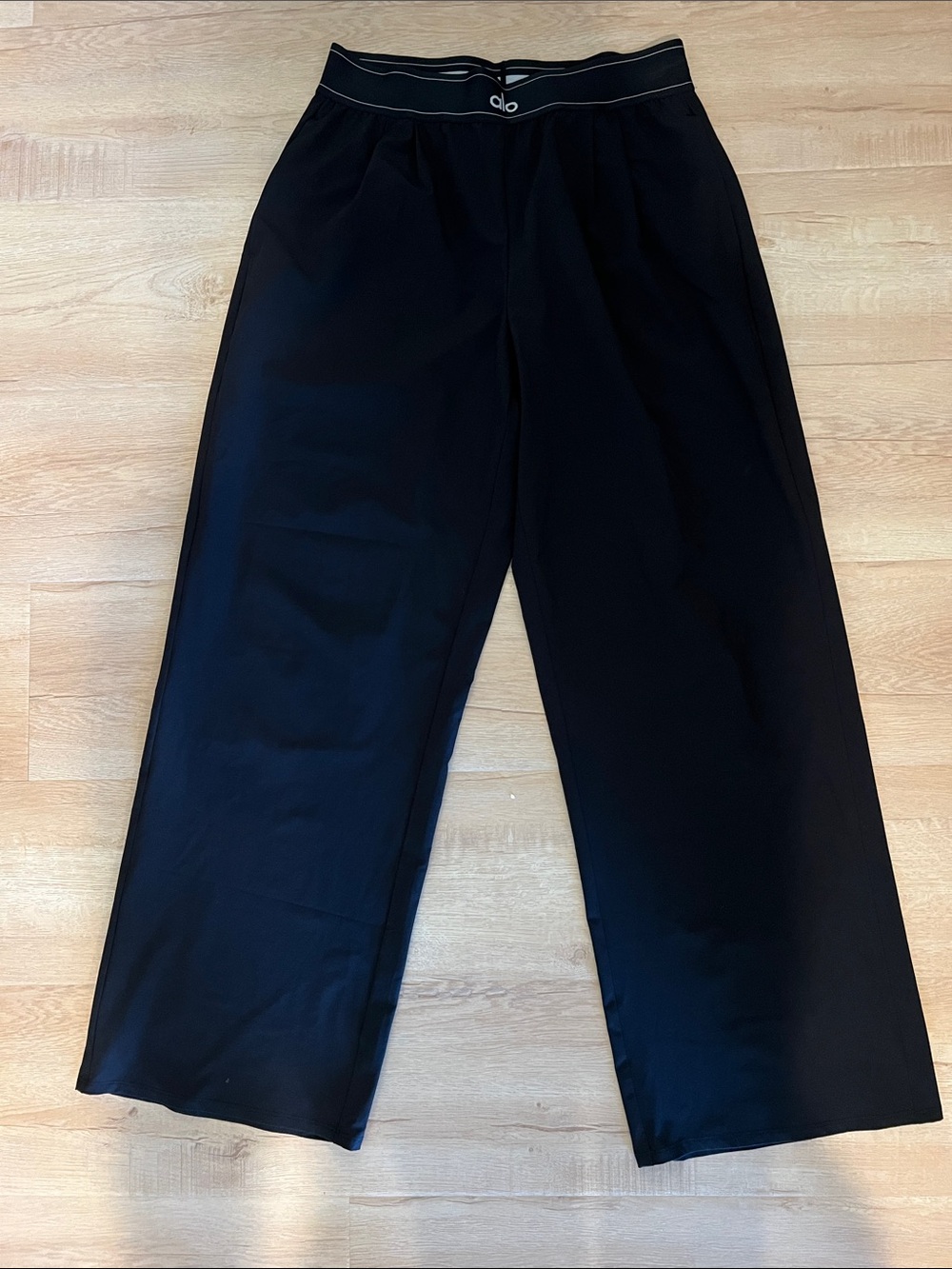 ALO Yoga Black Wide-Leg Women’s Trousers